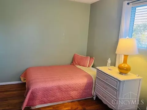 1327 Meredith Dr, Cincinnati, OH 45231 photo 12
