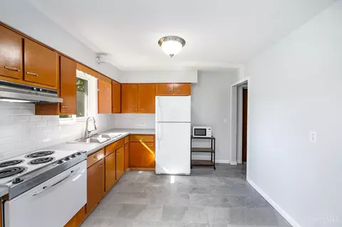 Kitchen - 204 Sunset Ave, Harrison, OH 45030 photo 1 of 3