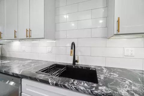 Kitchen - 8755 Arborcrest Dr, Cincinnati, OH 45236 photo 6 of 8