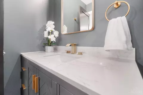 Bath - 8755 Arborcrest Dr, Cincinnati, OH 45236 photo 7 of 16