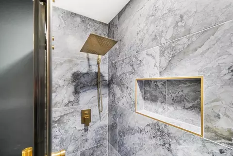 Bath - 8755 Arborcrest Dr, Cincinnati, OH 45236 photo 9 of 16