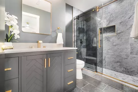 Bath - 8755 Arborcrest Dr, Cincinnati, OH 45236 photo 6 of 16