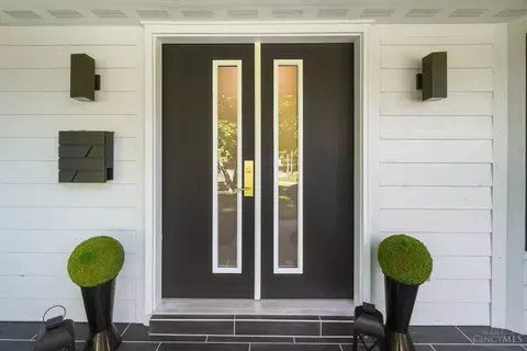 Entry Way - 8755 Arborcrest Dr, Cincinnati, OH 45236 photo 1 of 8