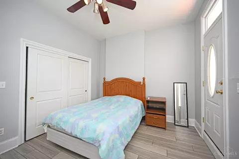 Bedroom - 208 Oak St, Cincinnati, OH 45219 photo 6 of 9