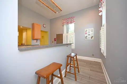 Kitchen - 208 Oak St, Cincinnati, OH 45219 photo 6 of 6