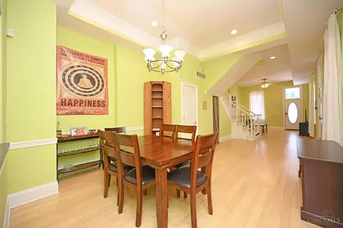 Dining - 208 Oak St, Cincinnati, OH 45219 photo 4 of 5