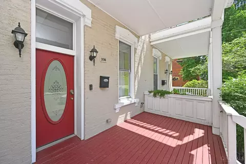 Exterior - 208 Oak St, Cincinnati, OH 45219 photo 3 of 11