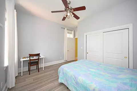 Bedroom - 208 Oak St, Cincinnati, OH 45219 photo 7 of 9