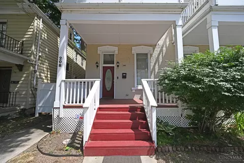 Exterior - 208 Oak St, Cincinnati, OH 45219 photo 2 of 11