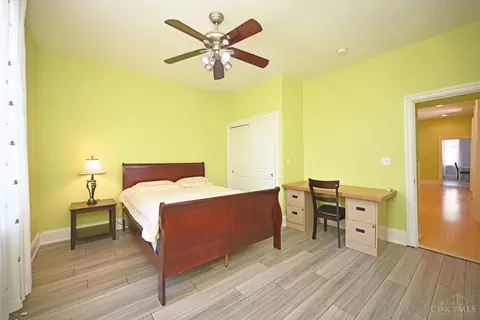 Bedroom - 208 Oak St, Cincinnati, OH 45219 photo 3 of 9