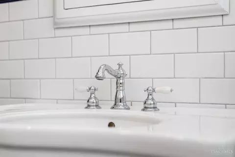 Bath - 649 Harmes Ave, Reading, OH 45215 photo 4 of 4
