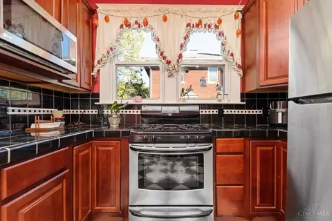 Kitchen - 649 Harmes Ave, Reading, OH 45215 photo 1 of 4