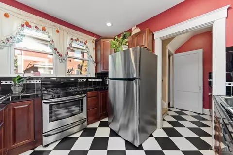 Kitchen - 649 Harmes Ave, Reading, OH 45215 photo 2 of 4