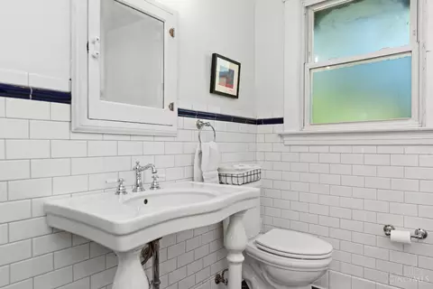 Bath - 649 Harmes Ave, Reading, OH 45215 photo 2 of 4