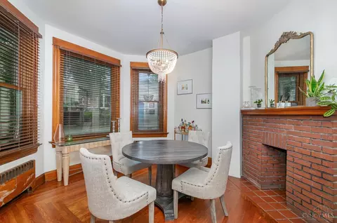 Dining - 2752 Willard Ave, Cincinnati, OH 45209 photo 2 of 2