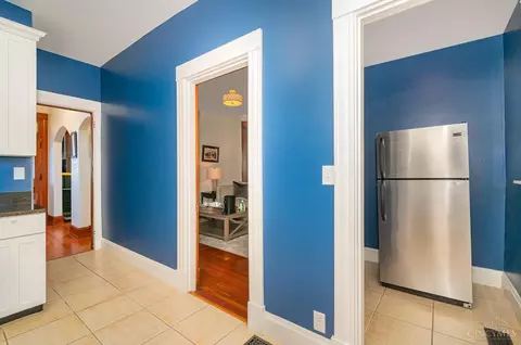 Entry Way - 2752 Willard Ave, Cincinnati, OH 45209 photo 2 of 3