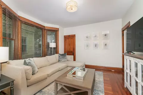 Living - 2752 Willard Ave, Cincinnati, OH 45209 photo 1 of 2