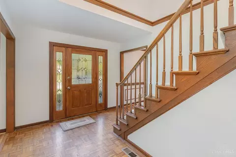 8889 Appleseed Dr, Cincinnati, OH 45249 photo 2