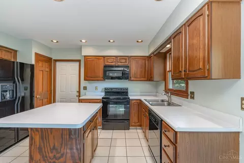 8889 Appleseed Dr, Cincinnati, OH 45249 photo 12