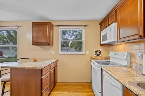 Kitchen - 705 Britt Pl, Mason, OH 45040 photo 2 of 3