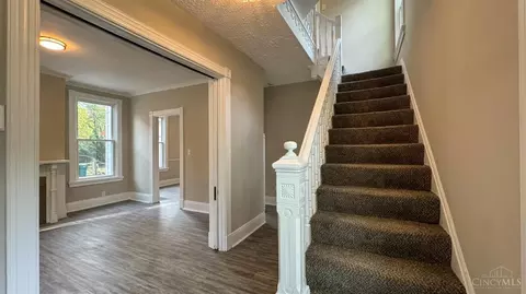 271 Avalon St, Cincinnati, OH 45216 photo 8