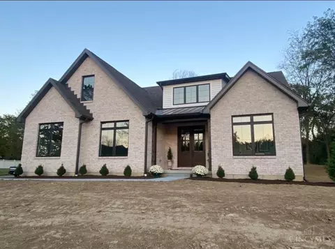 1335 Pineview Ct, Hamilton, OH 45013