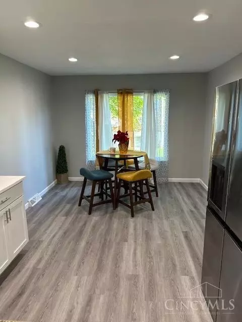 972 Thunderbird Ave, Cincinnati, OH 45231 photo 5