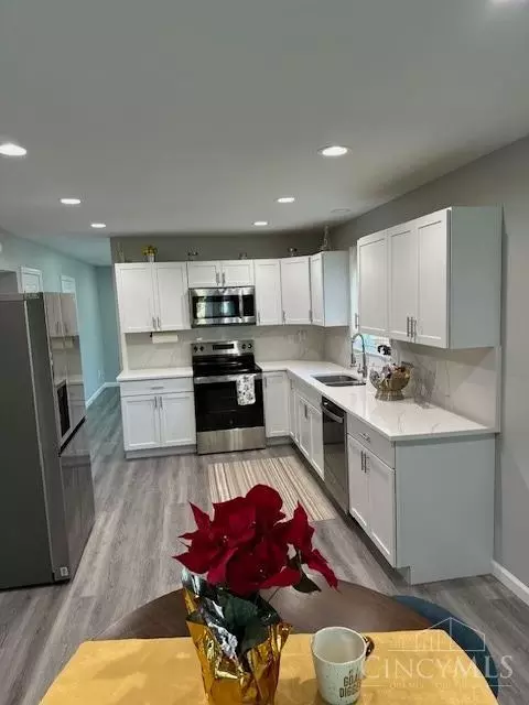 972 Thunderbird Ave, Cincinnati, OH 45231 photo 3