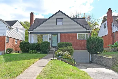 3925 Fordham Pl, Cincinnati, OH 45213