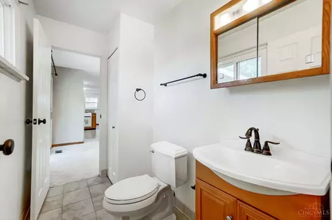 Bath - 10065 Pippin Rd, Cincinnati, OH 45231 photo 1 of 6