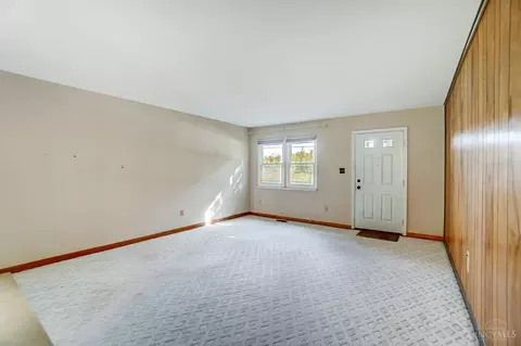 Living - 10065 Pippin Rd, Cincinnati, OH 45231 photo 1 of 4
