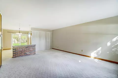 Living - 10065 Pippin Rd, Cincinnati, OH 45231 photo 2 of 4