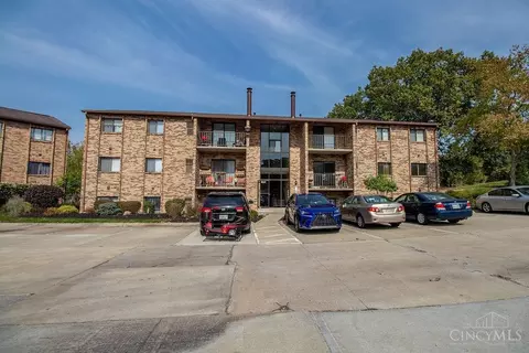 7230 Creekview Dr #3, Colerain Twp, OH 45247