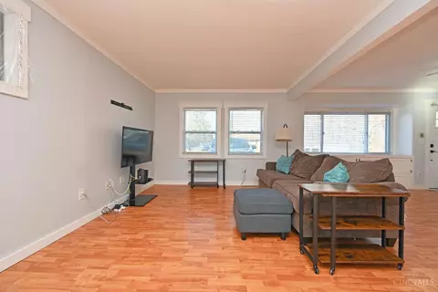 Living - 603 Comet Dr, Cincinnati, OH 45244 photo 5 of 6