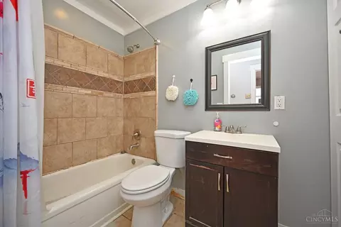 Bath - 603 Comet Dr, Cincinnati, OH 45244 photo 2 of 3