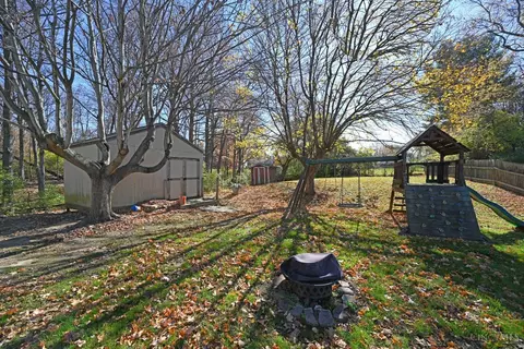 Exterior - 603 Comet Dr, Cincinnati, OH 45244 photo 5 of 5