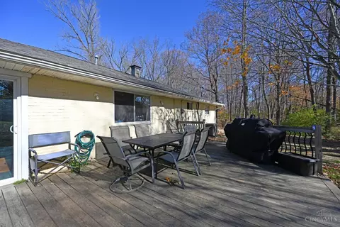 Exterior - 603 Comet Dr, Cincinnati, OH 45244 photo 3 of 5
