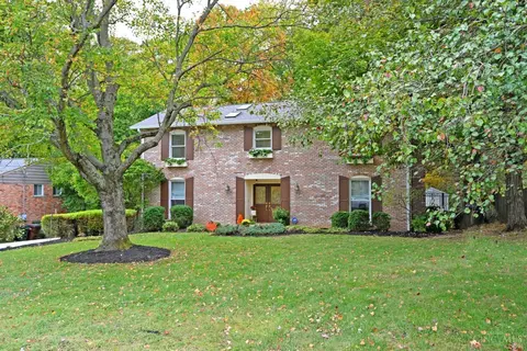 6058 Stirrup Rd, Cincinnati, OH 45244 photo 2