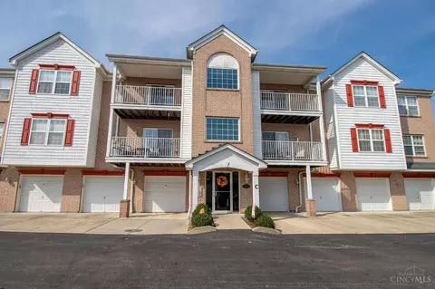 6975 Summit Lake Dr, Cincinnati, OH 45247