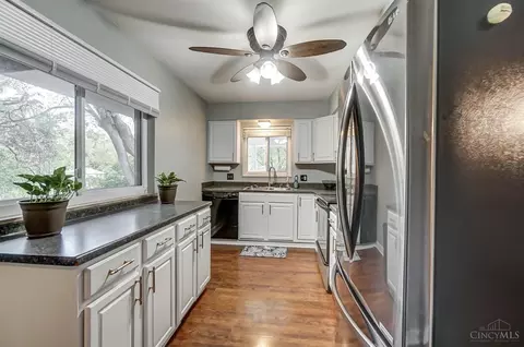 Kitchen - 5968 Wayside Ct, Cincinnati, OH 45230 photo 1 of 2