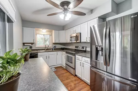 Kitchen - 5968 Wayside Ct, Cincinnati, OH 45230 photo 2 of 2