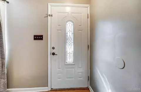 Entry Way - 5968 Wayside Ct, Cincinnati, OH 45230 photo 1 of 6