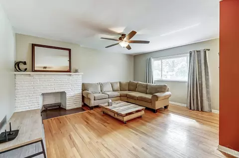 Living - 5968 Wayside Ct, Cincinnati, OH 45230 photo 2 of 7