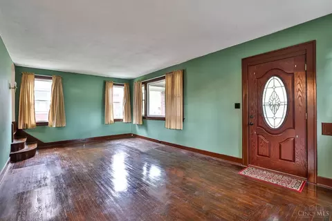 3621 Darwin Ave, Cheviot, OH 45211 photo 3
