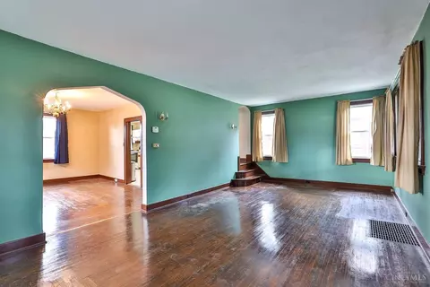 3621 Darwin Ave, Cheviot, OH 45211 photo 4