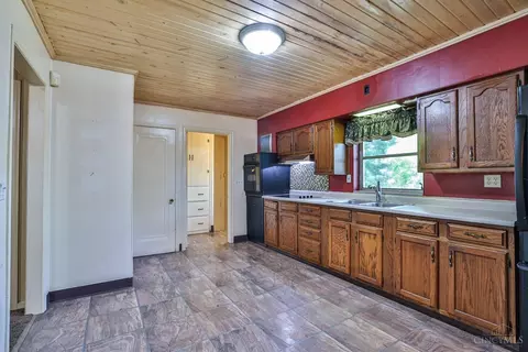 910 Hill Ln, Springfield Twp, OH 45224 photo 14