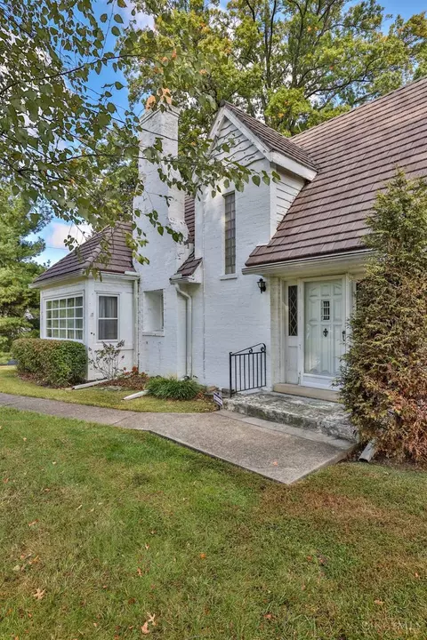 910 Hill Ln, Springfield Twp, OH 45224 photo 3
