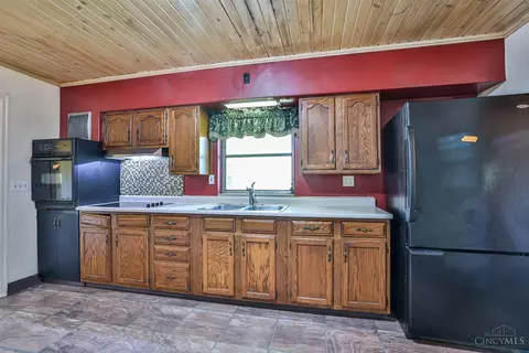 910 Hill Ln, Springfield Twp, OH 45224 photo 16