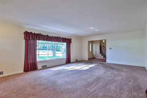 910 Hill Ln, Springfield Twp, OH 45224 photo 7