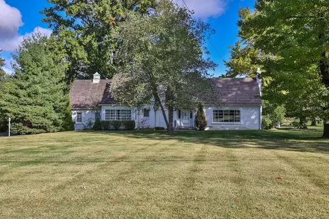 910 Hill Ln, Springfield Twp, OH 45224 photo 2